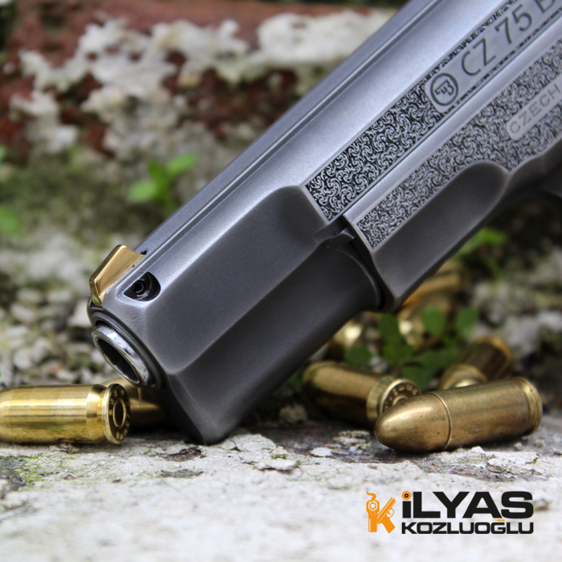 CZ 75B English Scroll Gravür
