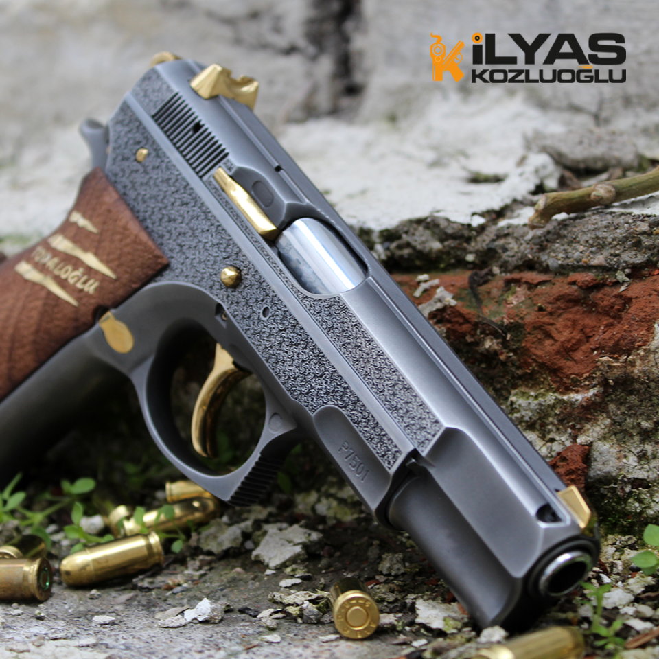CZ 75B English Scroll Gravür