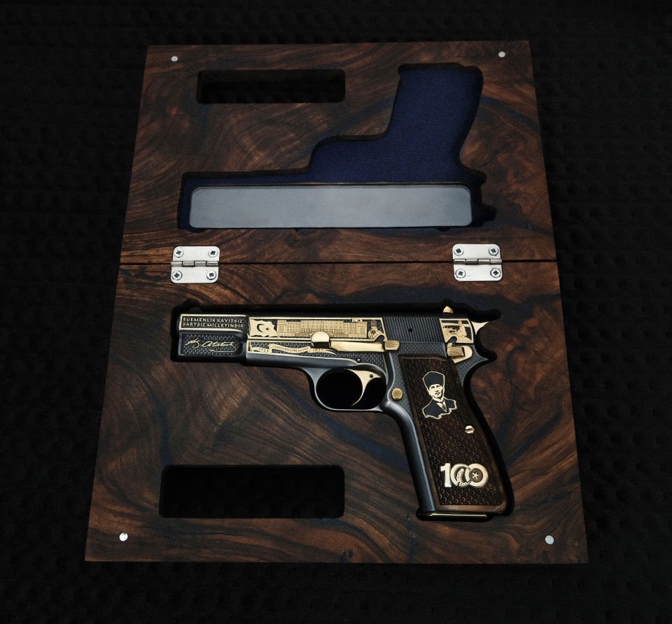 Browning Cumhuriyetin 100. Yılı Gravür Çalışması