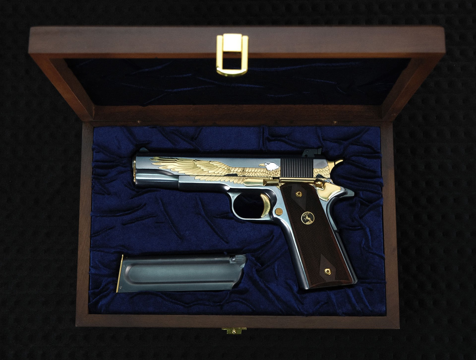 Colt 1911 22 Cal. Detaylı Kartal Gravür - Açık Füme & Parlak Sarı Titanyum Kaplama