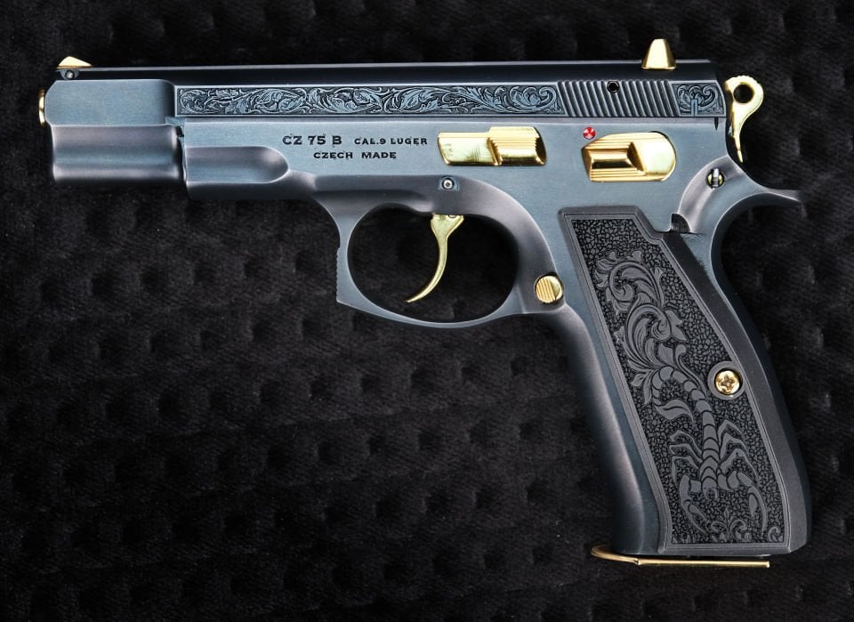Cz 75 Yanaklar Sarmaşık Desen Gravür - Akrep Aliminyum Kabza