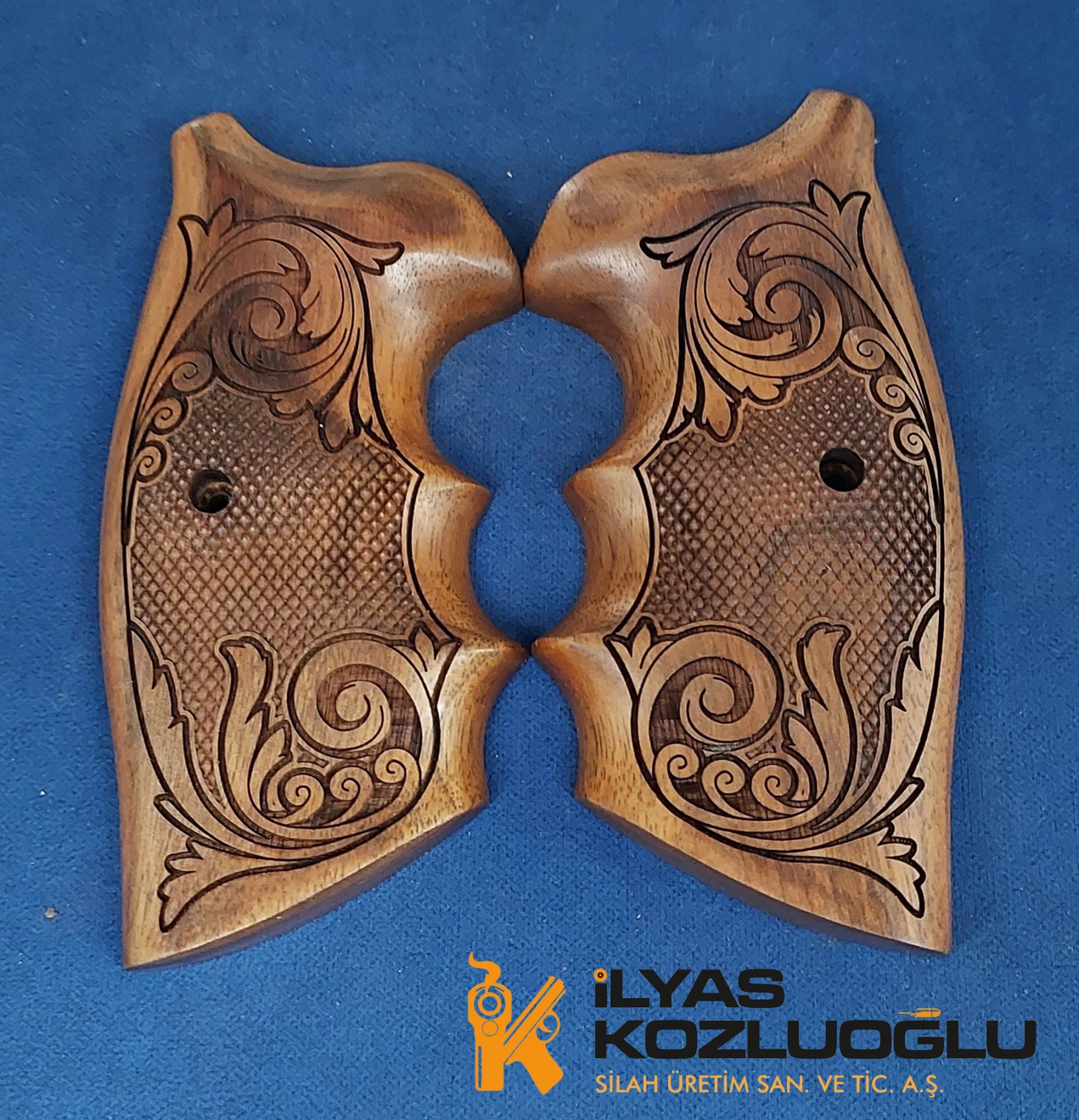 Colt Python Tam Yüzey Desen İşlemeli Ceviz Kabza