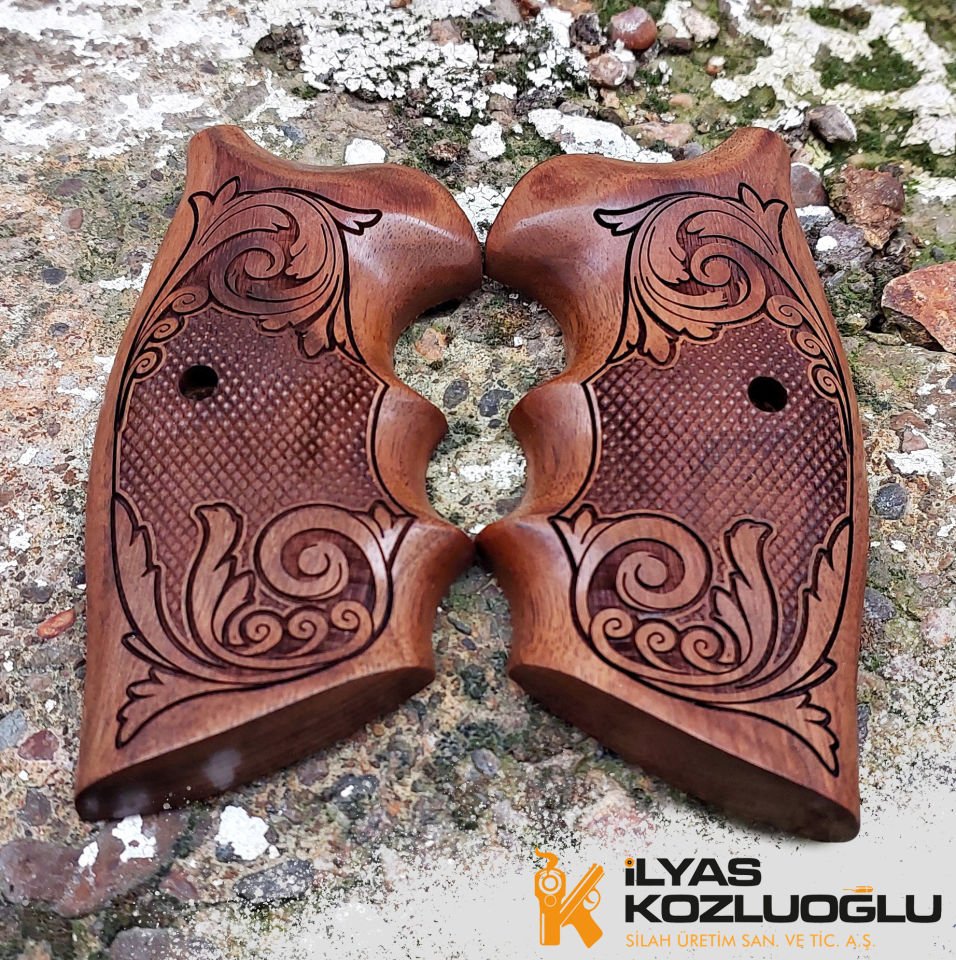 Colt Python Tam Yüzey Desen İşlemeli Ceviz Kabza