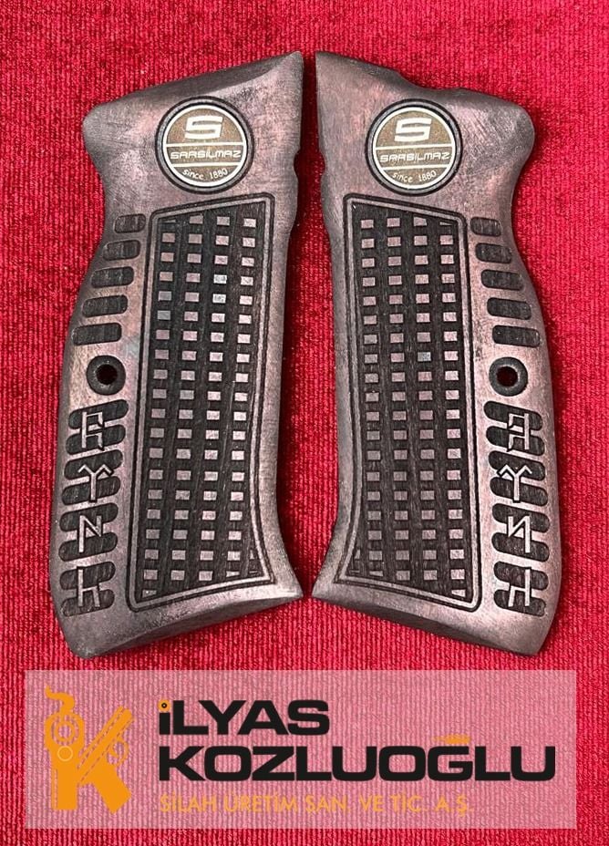 Sarsılmaz Kılınç 2000 Beyaz Pirinç Marka Logolu Tam Yüzey Desenli Ceviz Kabze