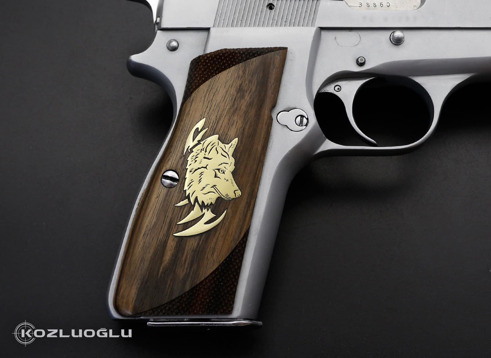 Browning Sarı Pirinç Kurt Kafası Logolu Köşeleri Baklava Desenli Ceviz Kabze