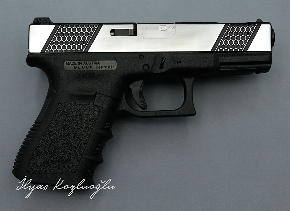 Glock 19C Petek Desen Kertik & Parlak Krom Kaplama