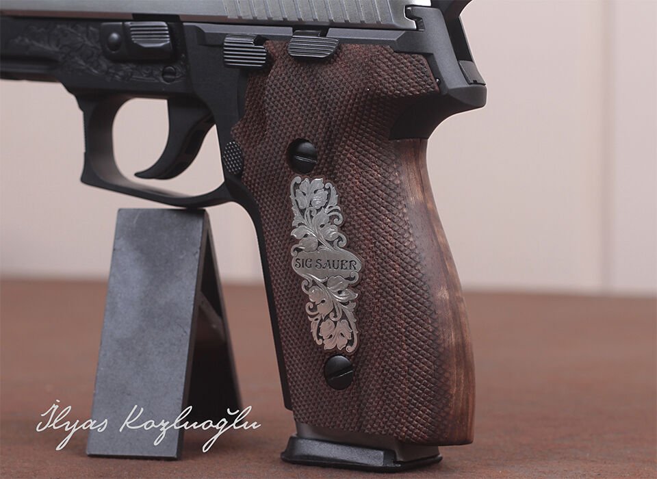 Sig Sauer P226 - Yarım Desen Gravür - Mat Beyaz Krom Kaplama