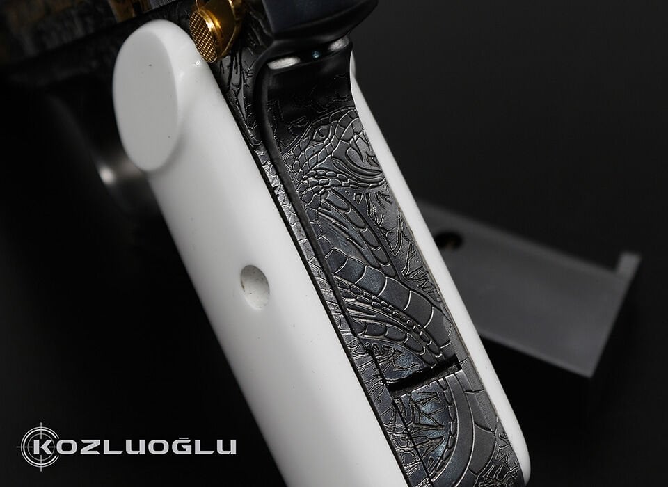 Browning FN M1910 7,65 - Wild Life Gravür Çalışması - Koyu Füme ve Parlak Sarı Titanyum Kaplama