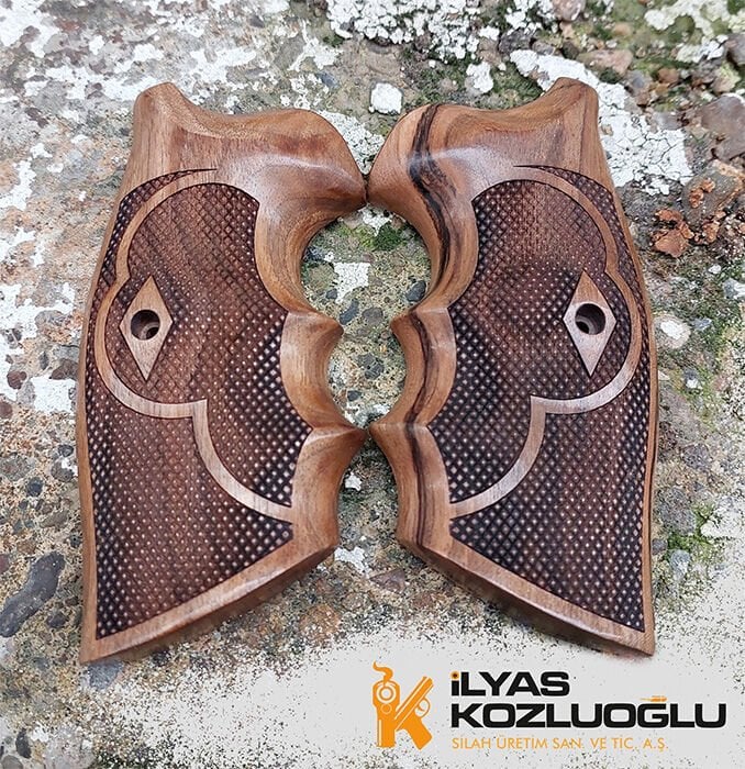 Colt Python  Tam Yüzey Baklava Desenli Açık Ceviz Kabze