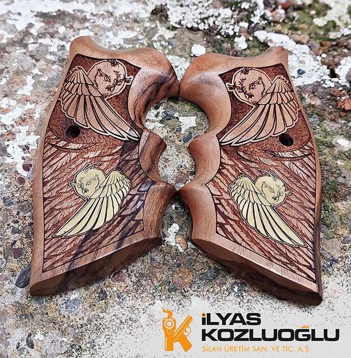 Colt Python Sarı Pirinç Baykuş Logolu Yüzey Kuş Tüyü Desenli Açık Ceviz Kabze