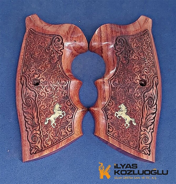 Colt Python Sarı Pirinç At Logolu Tam Yüzey Çiçek Desenli Koyu Ceviz Kabze