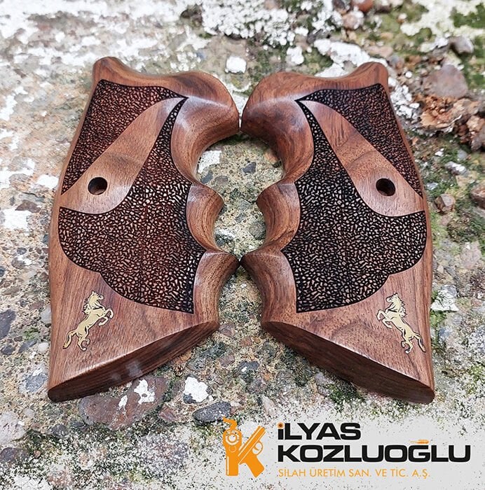Colt Python Köşeleri Sarı Pirinç At Logolu Tam Yüzey Deri Desenli Koyu Ceviz Kabze