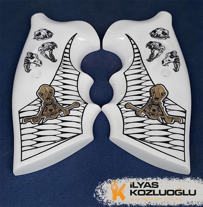 Colt Python - Beyaz Pleksi - Kurt Kurukafaları Pirinç Logo - Yaldızlı Desen İşleme