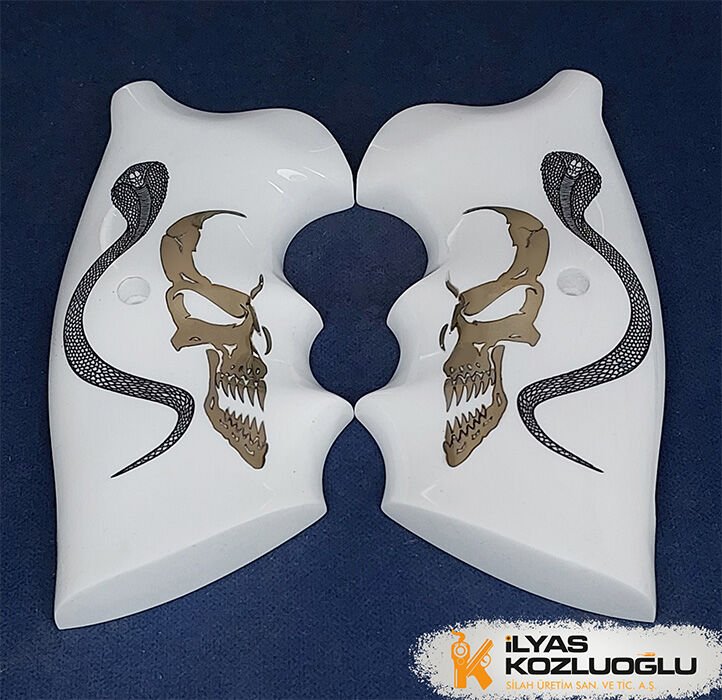 Colt Python Sarı Pirinç Kurukafa Logolu Yaldızlı Yılan İşlemeli Beyaz Pleksi Kabze