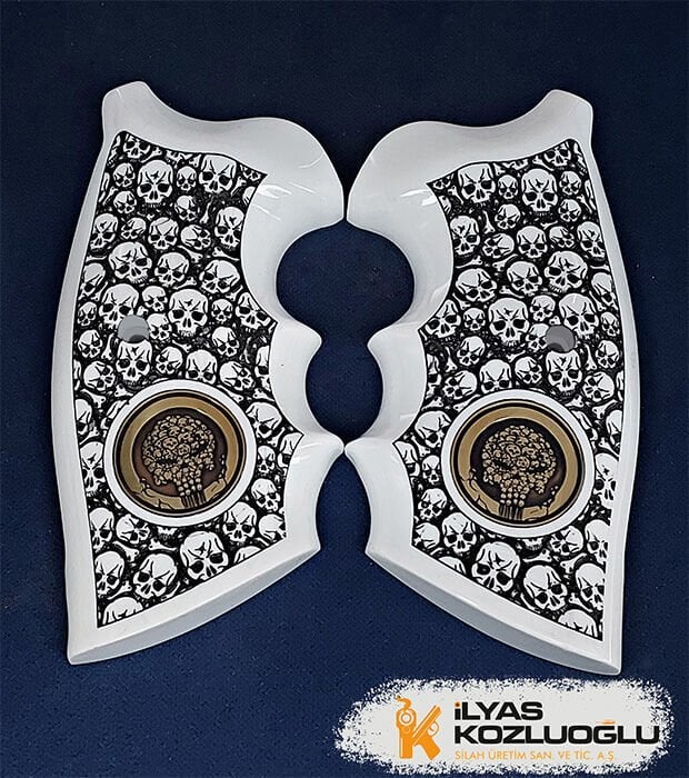 Colt Python Sarı Pirinç Kurukafa Logolu Tam Yüzey Kurukafa Desenli Beyaz Pleksi Kabze