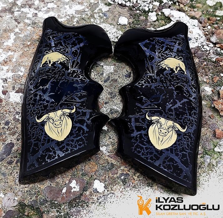 Colt Python Sarı Pirinç Boğa Logolu Tam Yüzey Çatlak Toprak Desen Siyah Plexi Kabze