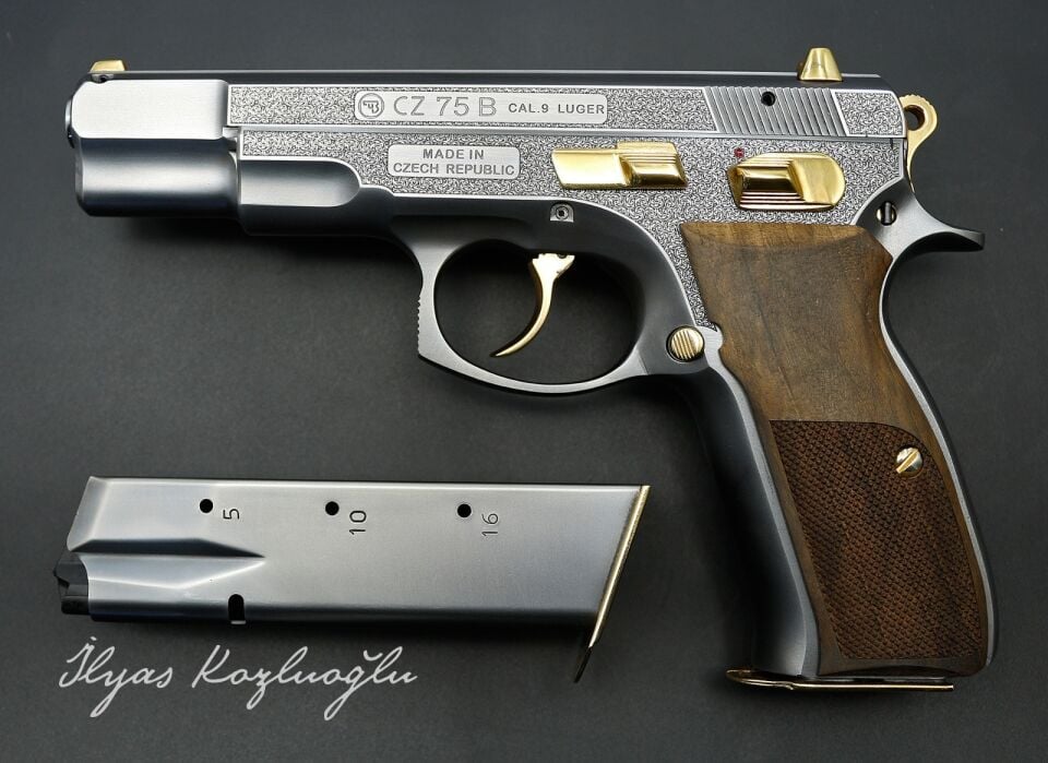 CZ 75 B - Eng Scroll Gravür - Açık Füme Titanyum Kaplama - Parlak Sarı Titanyum Parçalar