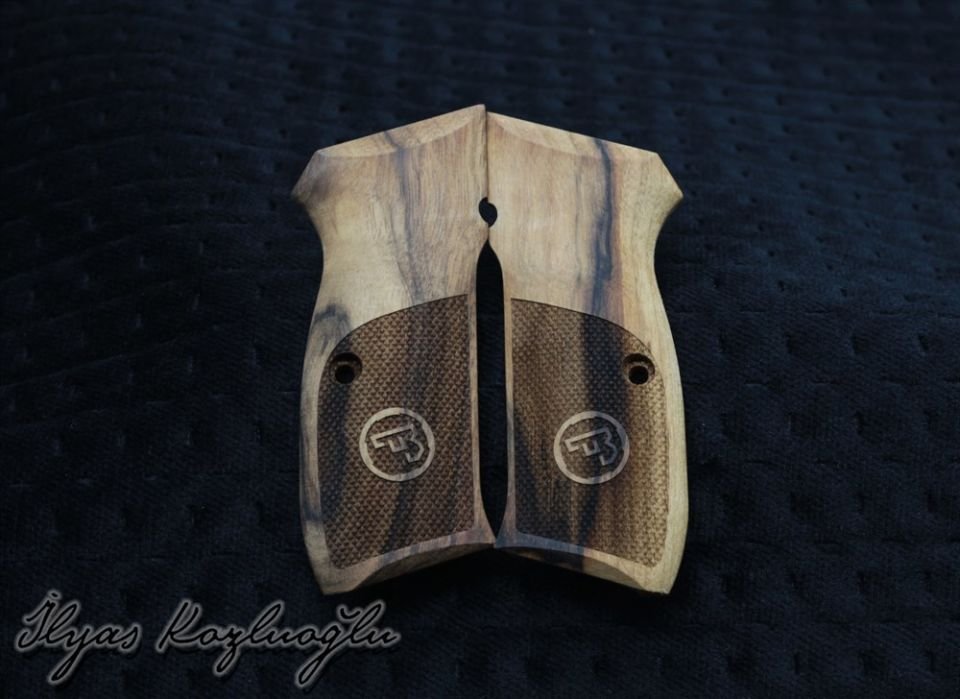 Cz 75-85b Yarım Baklava Desen Logosuz Kök Ceviz Kabza